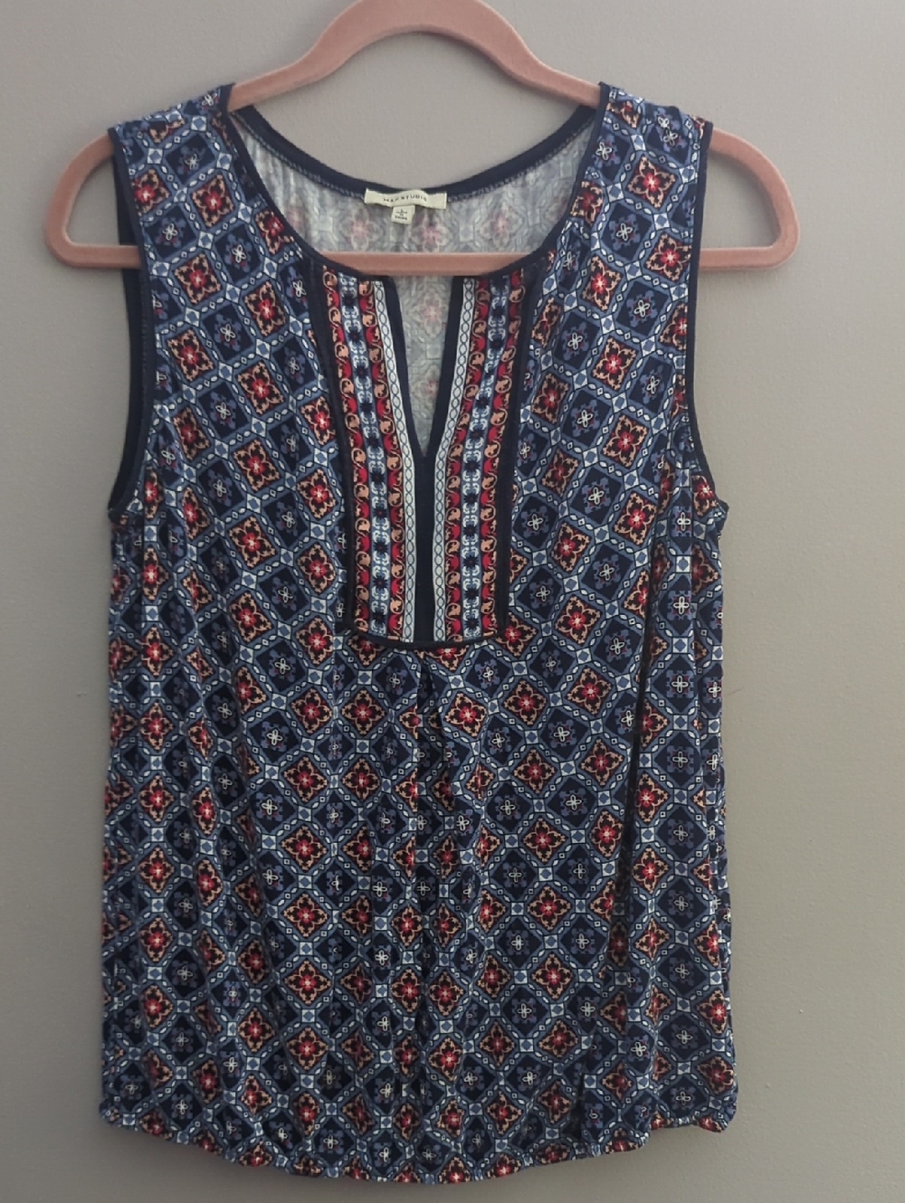 Max Studio Navy Geometric Sleeveless Camisole with Red Accent Trim